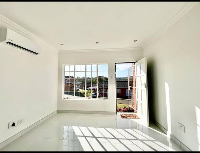 3 BEDROOM TOWNHOUSE FOR SALE IN LINCOLN MEADE